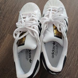 Adidas superstar size 6